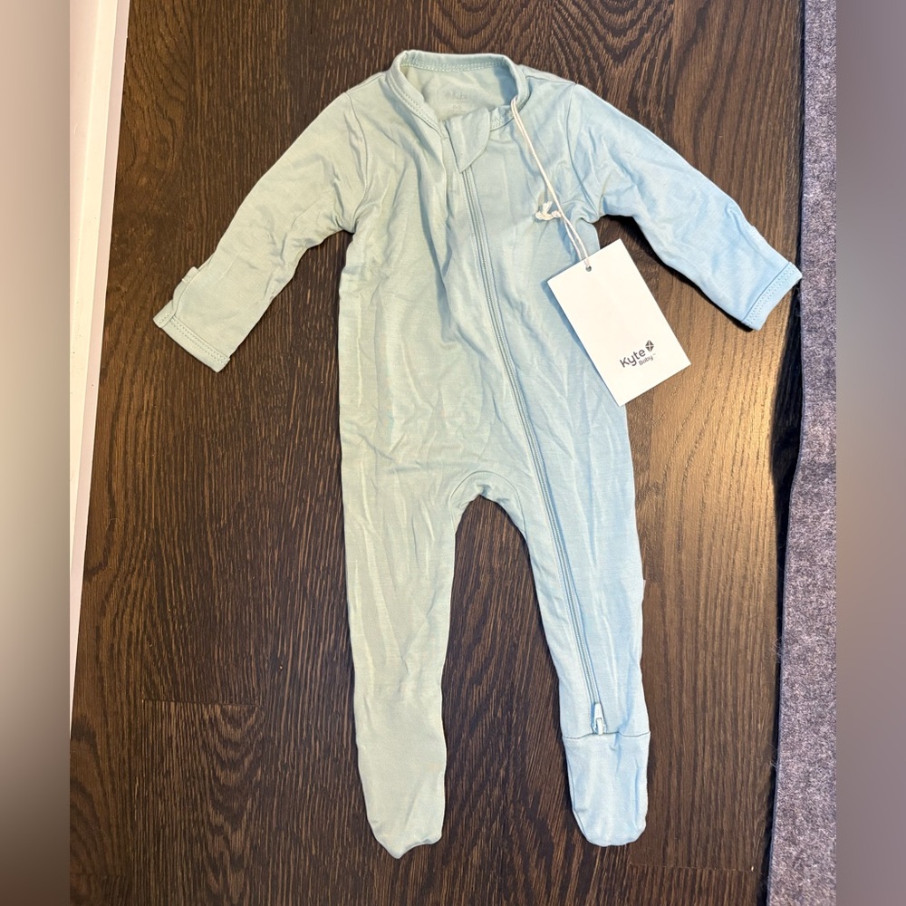 Kyte baby onesie- NWT- 0-3 months